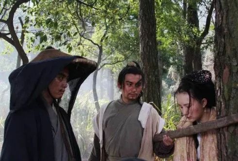 《水浒传》中死得最惨的四位美女，其中一位被绑树上遭活剐！