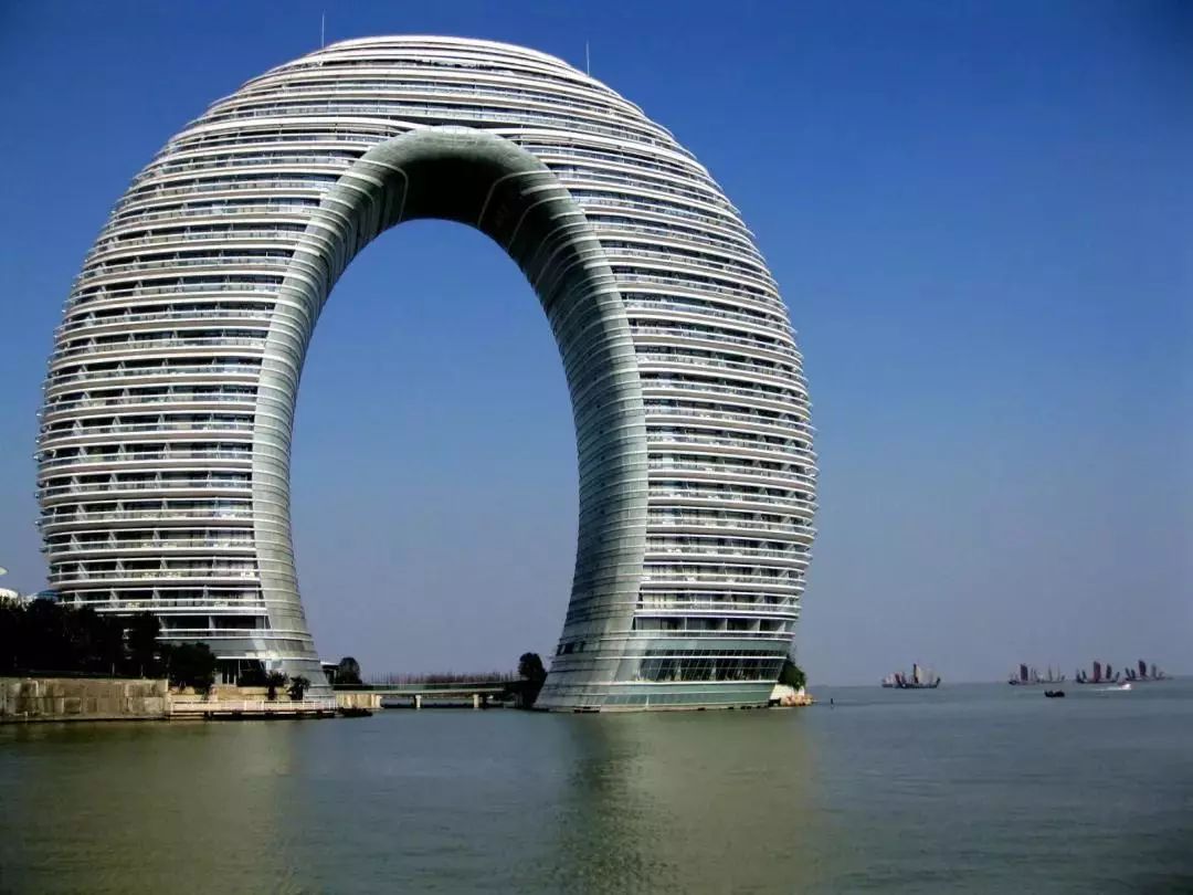 花了一亿就建了个环！盘点那些又贵又奇葩的建筑！